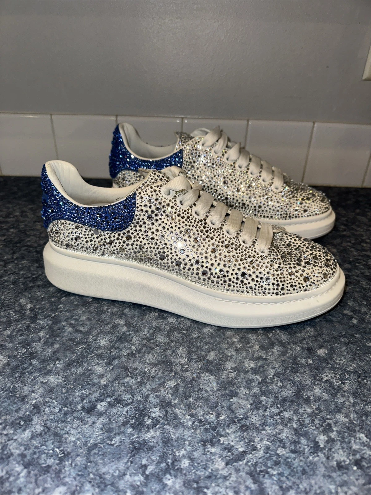 Alexander McQueen — Alexander McQueen Oversized Crystal Embellished Platform Sneaker White EU43 US10