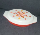 Vintage Pyrex dove and flower divided covered casserole dish