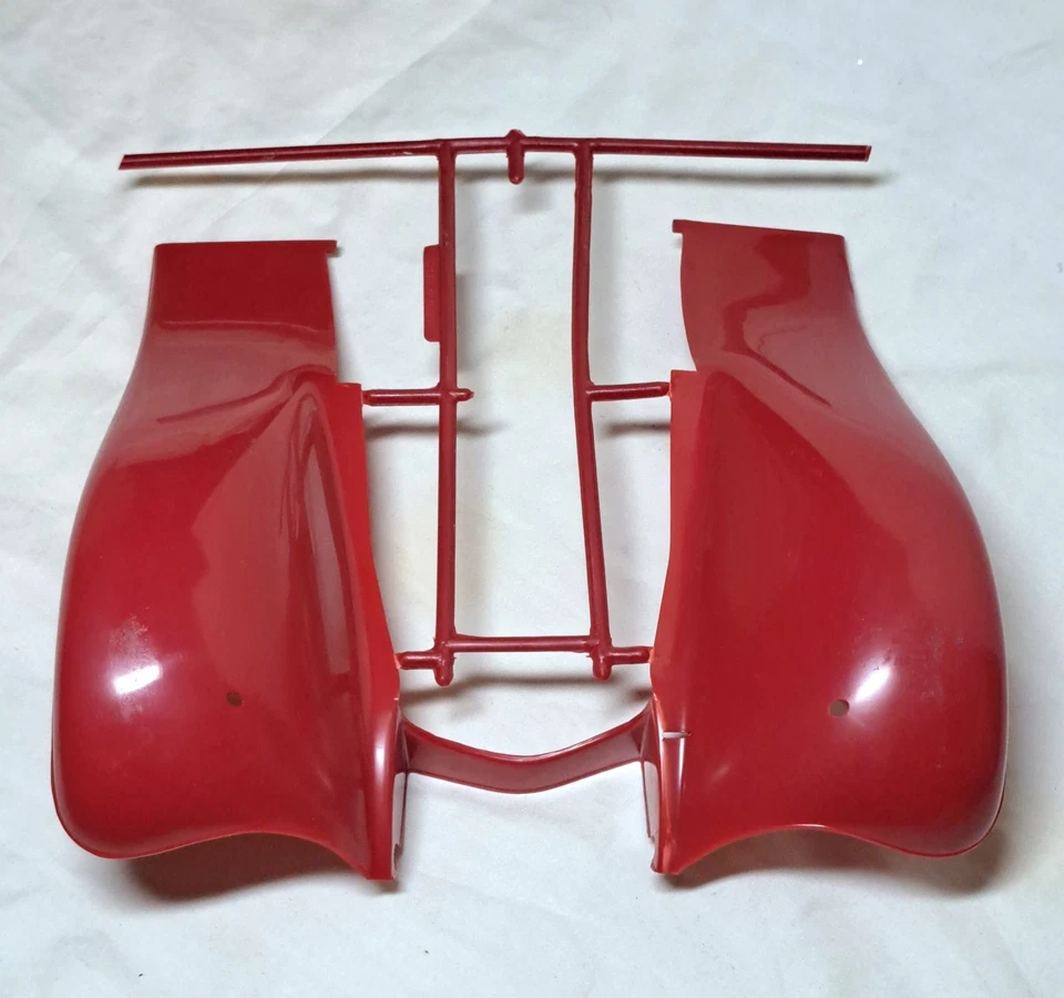 Набор для моделирования Monogram 2614 масштаб 1/8 1932 родстер Ford Big Deuce новые передние крылья - Изображение 2 из 4