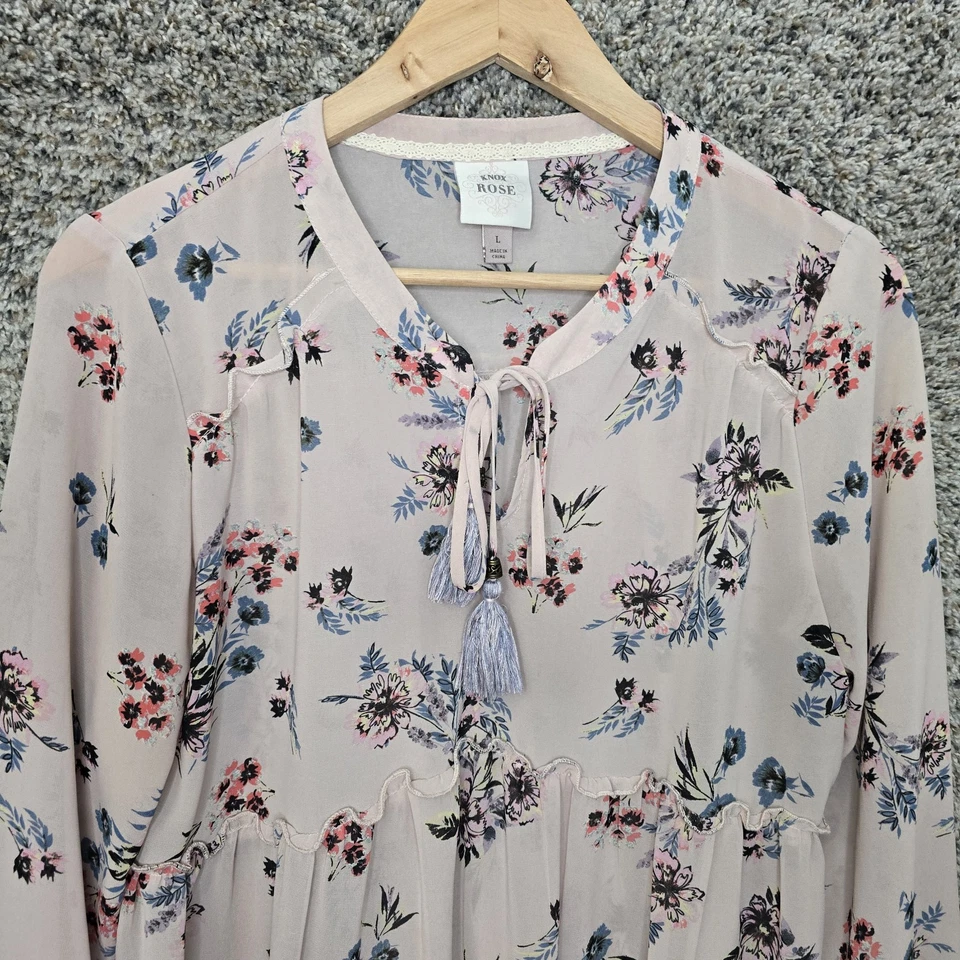 Blusa informal Knox Rose Top para mujer grande rosa boho estampado floral cuello transparente corbata Foto 4 de 4