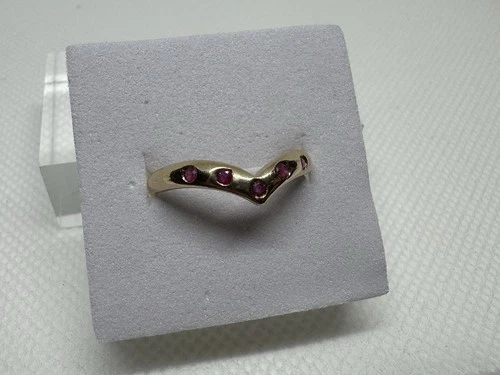 Vintage Simplistic 14k Yellow Gold Ruby Wedding Band Ring Sz 7.5, European, 585