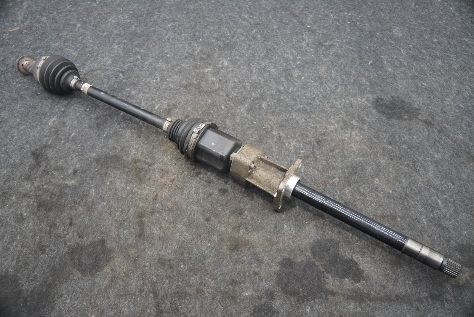 Front Left CV Axle Shaft 670007077 OEM Maserati Quattroporte S Q4 2014-17+
