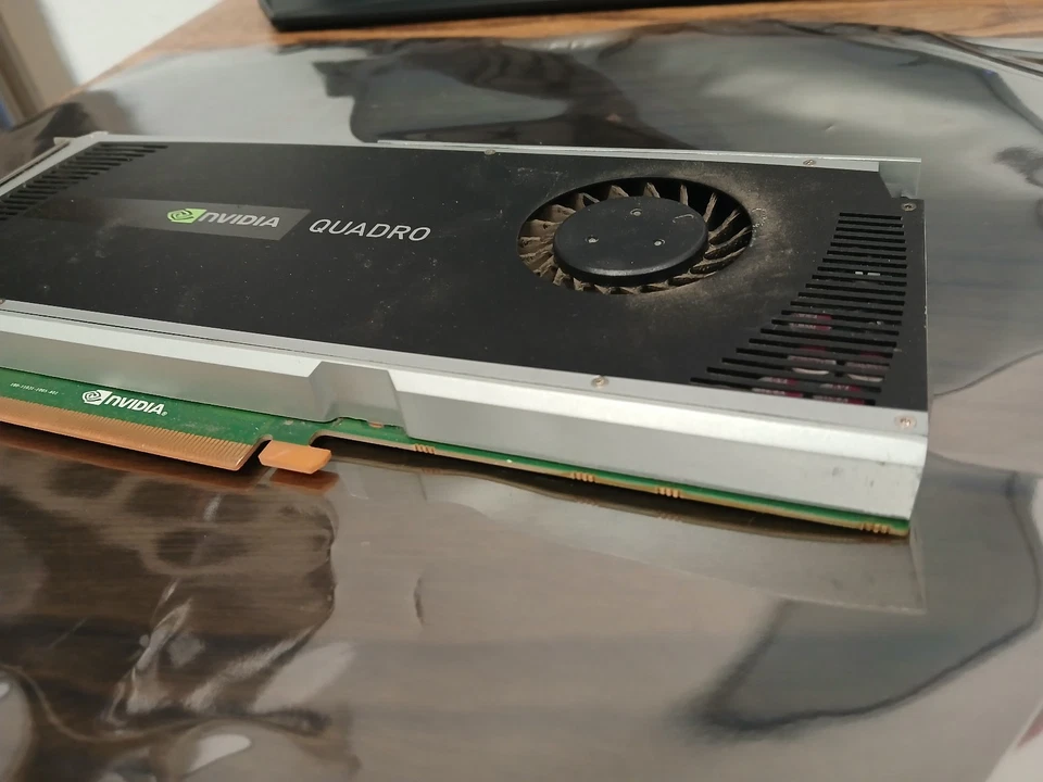 Dell NVIDIA Quadro 4000 038XNM 2GB 256-Bit GDDR5 PCI-E Video Graphics Card - Image 3 of 4