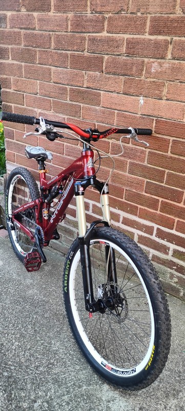 Intense Tracer DH Jump rig Street bike