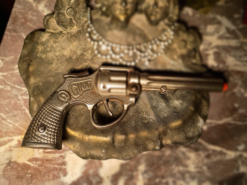 ***** Giant cast iron toy cap gun ***** super rare original