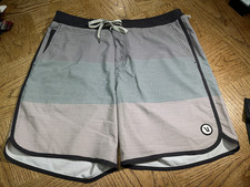 Vuori Boardshorts Mens 34 Green Brown Swim Shorts Drawstring Back Pocket V314