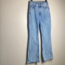 Old Navy Womens Higher High Rise Nicky Flare Jean Raw Edge Hem Light wash Size 8