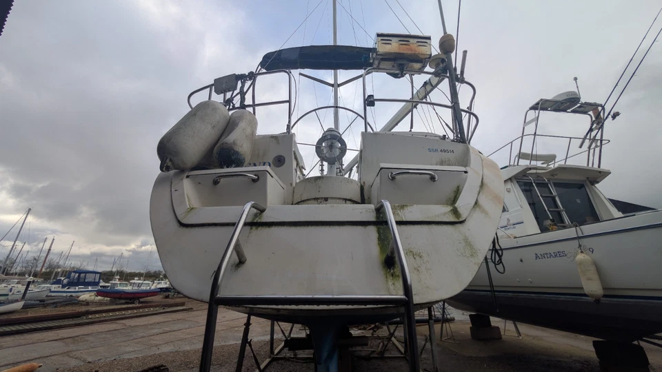 Hunter 37.5  Project Yacht - Image 2 of 4