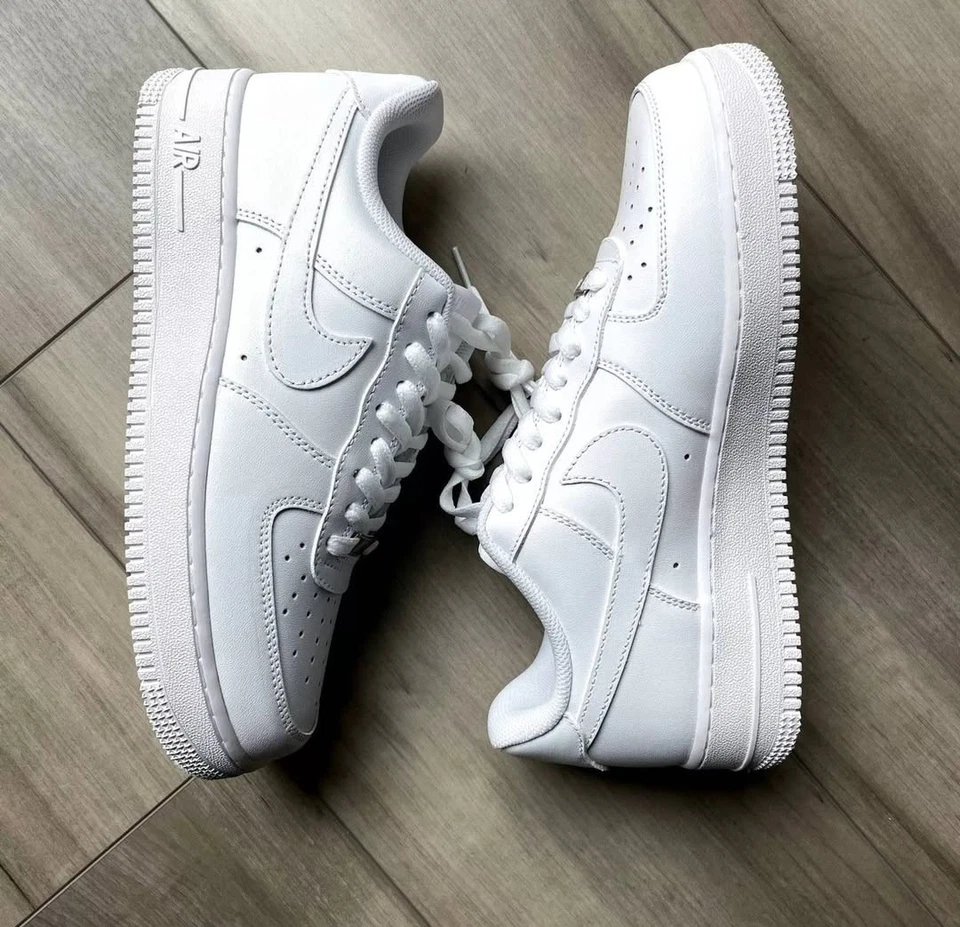 Nike Air Force 1 Low Triple White'07 TOTALMENTE NUEVAS Foto 2 de 4