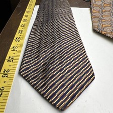 Harold Powell 100% Silk Hand Made In USA Great Design 60”x4” Neck Tie