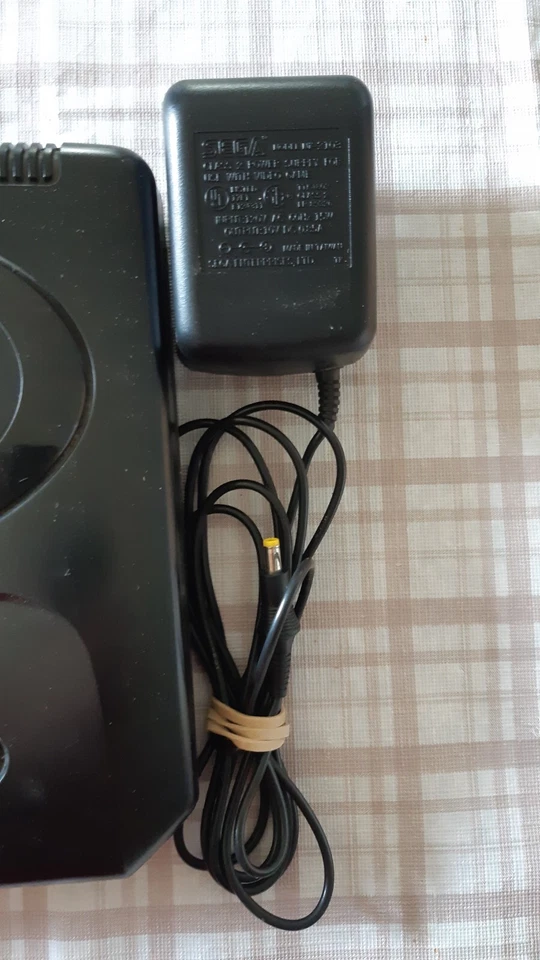 Sega Genesis Model II 2 [MK-1631]  OEM Console - NOT WORKING FOR PARTS OR REPAIR - Image 3 of 4