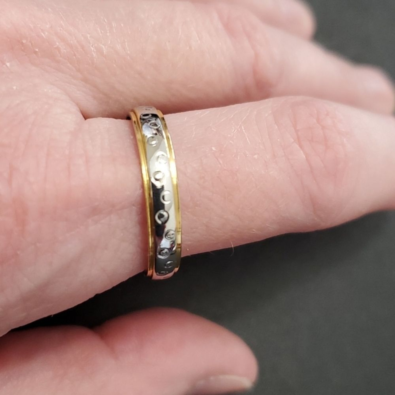 Multi tone ring with circles approximately size 8 - image 2