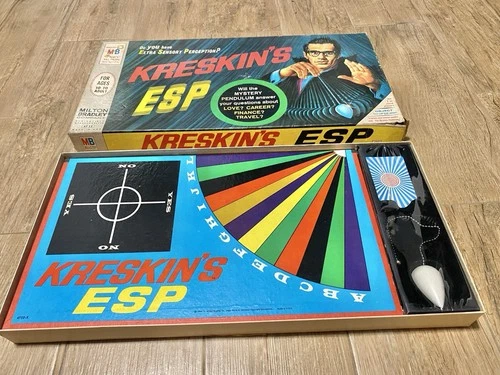 Vintage SEALED CONTENTS 1966 MB Milton Bradley Kreskins ESP Fantasy Board Game