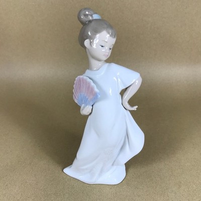 NAO Lladro I Am Pretty! Figur 1455 Mädchen mit Fächerfigur
