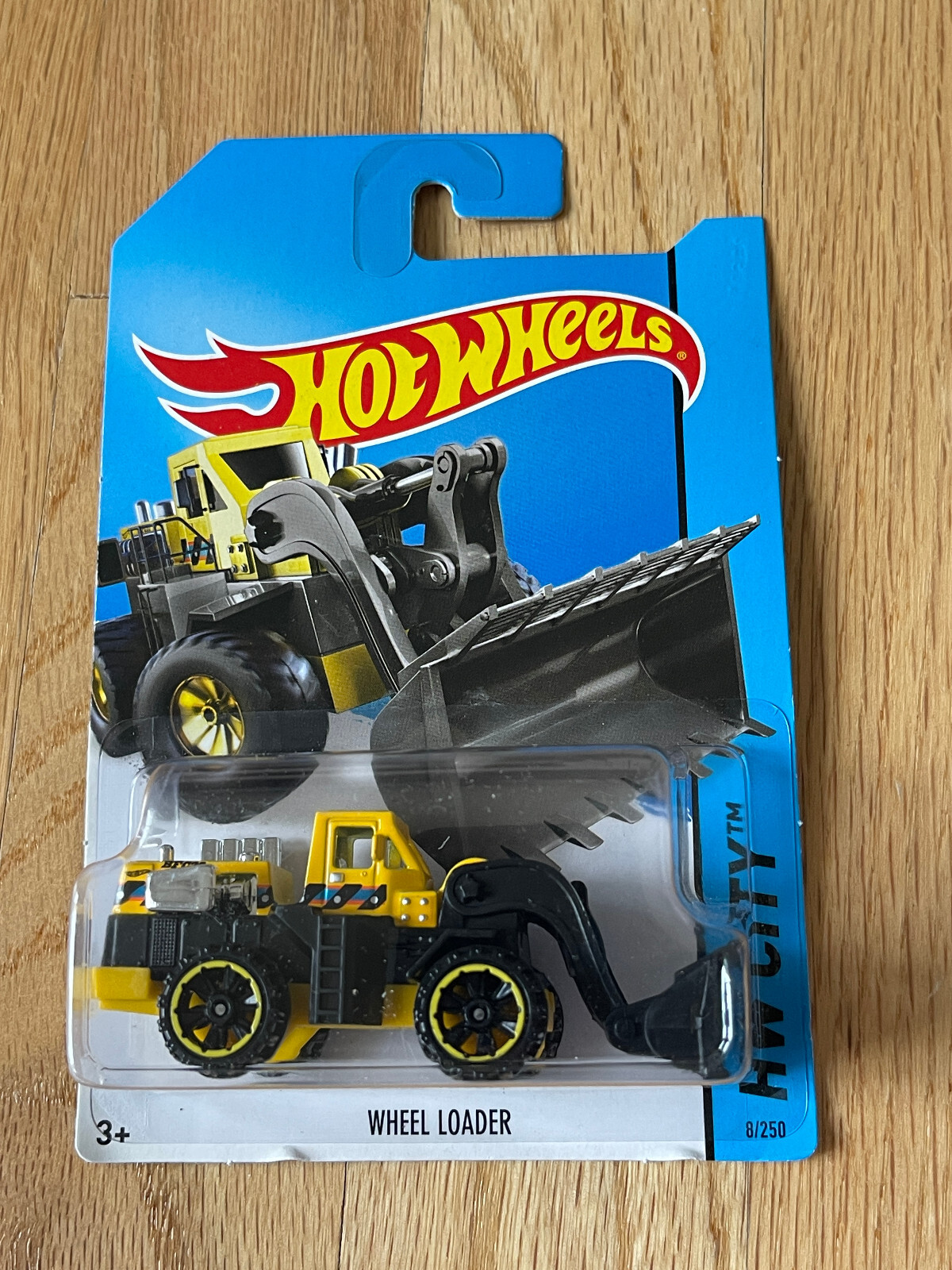 Hot Wheels Wheel Loader - 2014 HW City #8/250 - NIB