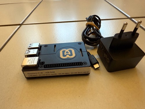 Raspberry Pi 4, 4GB Ram mit Gehäuse und passendem USB-C Netzteil, ohne SD-Karte - Bild 2 von 4