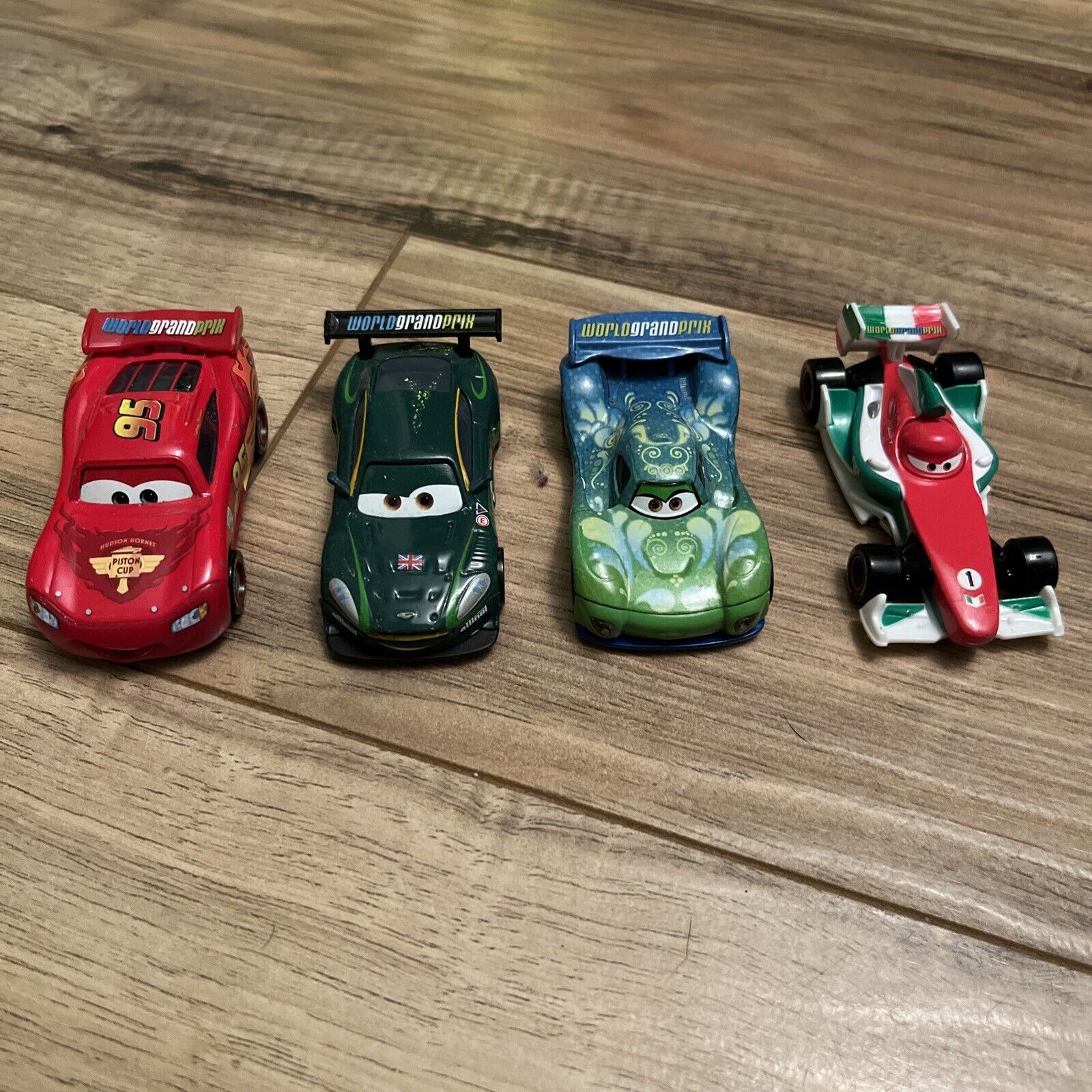 Disney Pixar Cars 2 Disney Store World Grand Prix light up 4pk