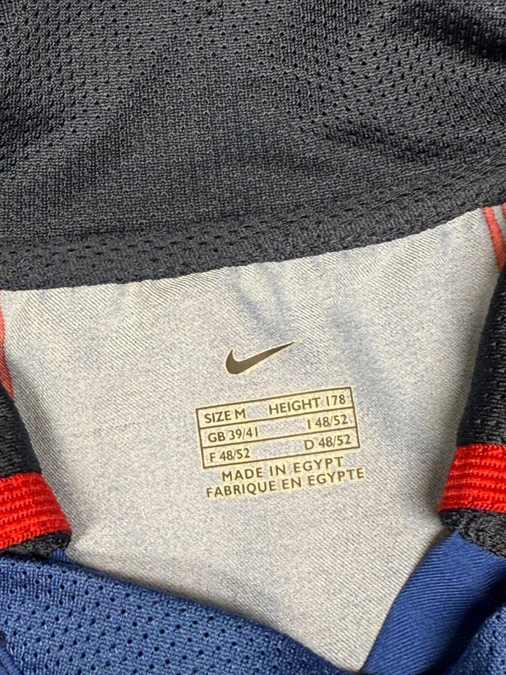 2010-2011 FC Barcelona Home Jersey - a photo on