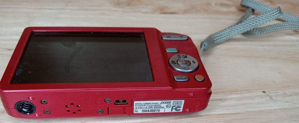 Fujifilm FinePix JX680 16MP Digital Camera Red 5x Zoom AS-IS Parts