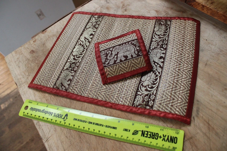 Juego de mantel individual y montaña rusa tejido estilo tailandés con motivo de elefante Foto 3 de 3