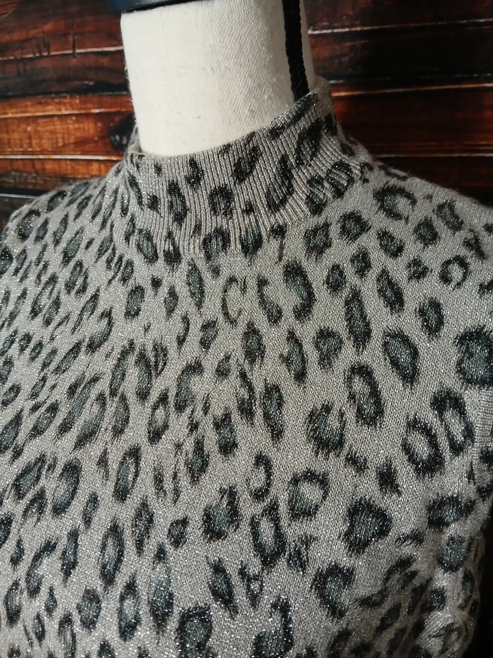 Коллекция Kathie Lee винтажный трикотажный топ большой металлик серебро леопардовый принт Ramie - Изображение 3 из 4