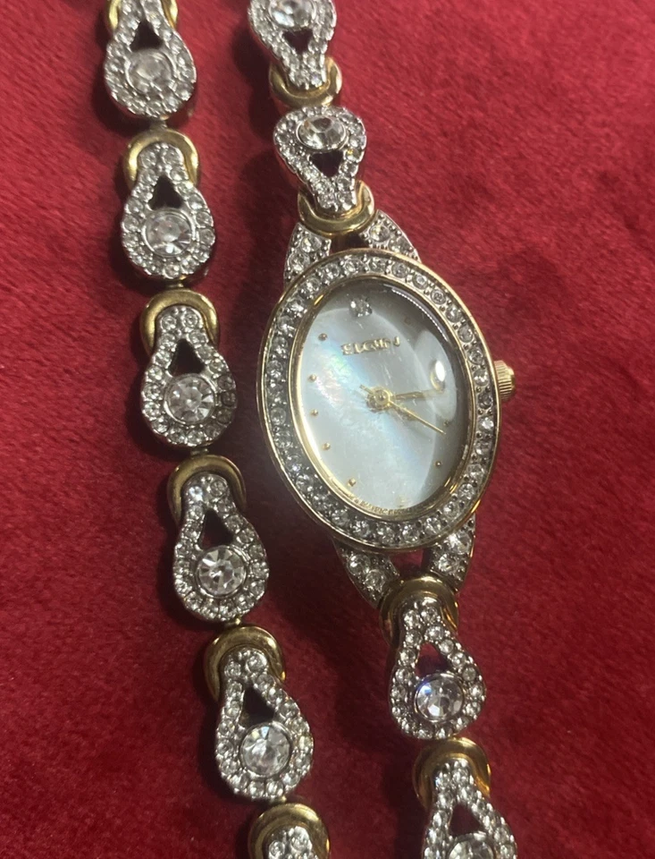 Juego de reloj y pulsera a juego Elgin para mujer Foto 3 de 4