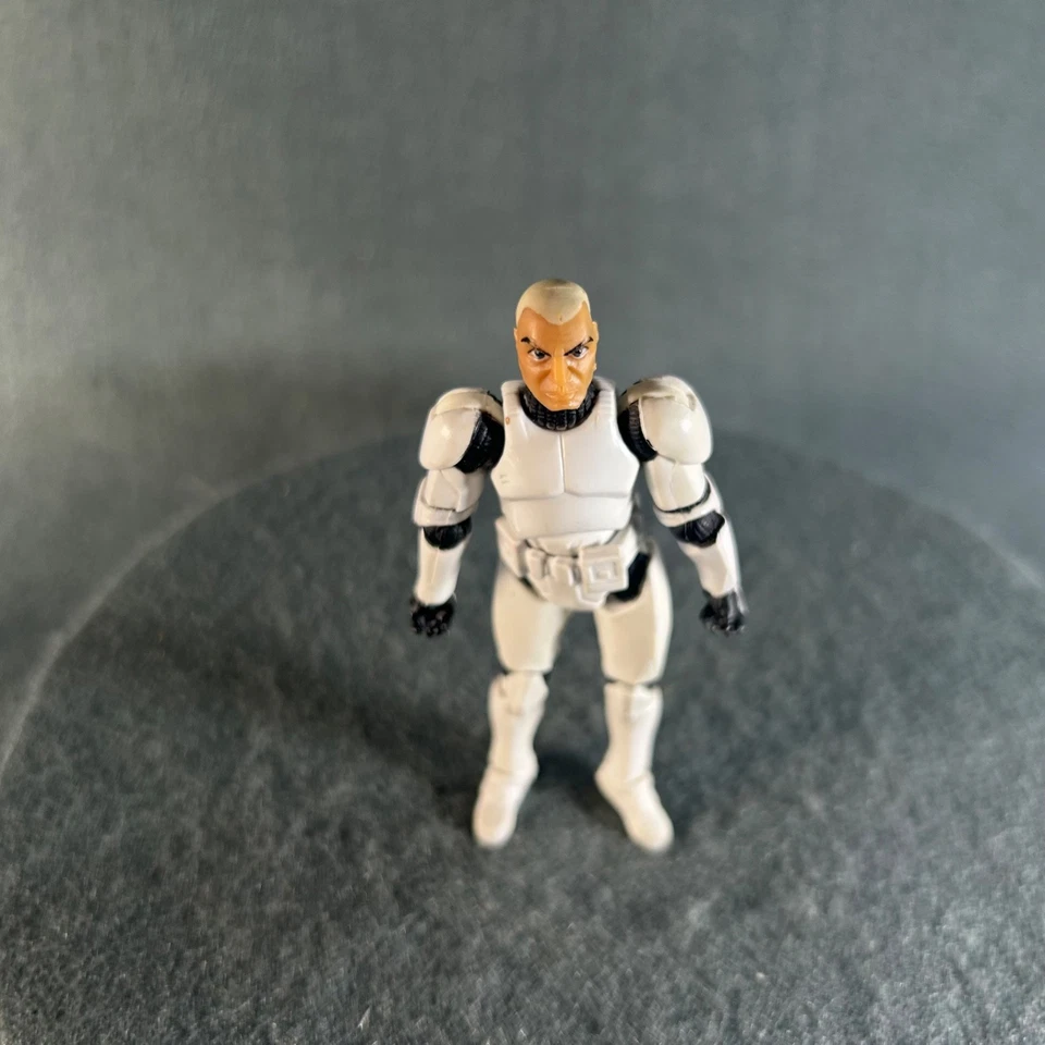 Star Wars The Clone Wars Captain 3.75 Inch Action Figure 2008 Hasbro - Image 3 of 4