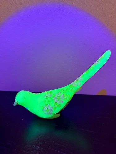 Vintage Fenton Custard Glass Bird With Painted Daisy Flowers Glows Figurine