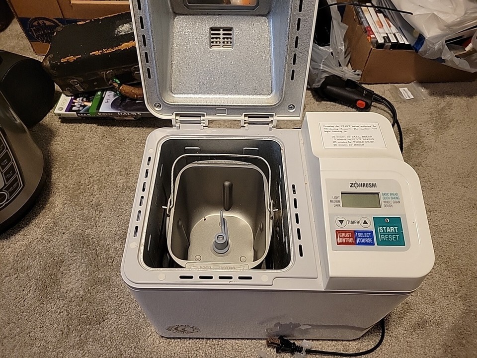 Zojirushi BBCCQ10 "Home Bakery Junior" Bread Machine Bread Maker