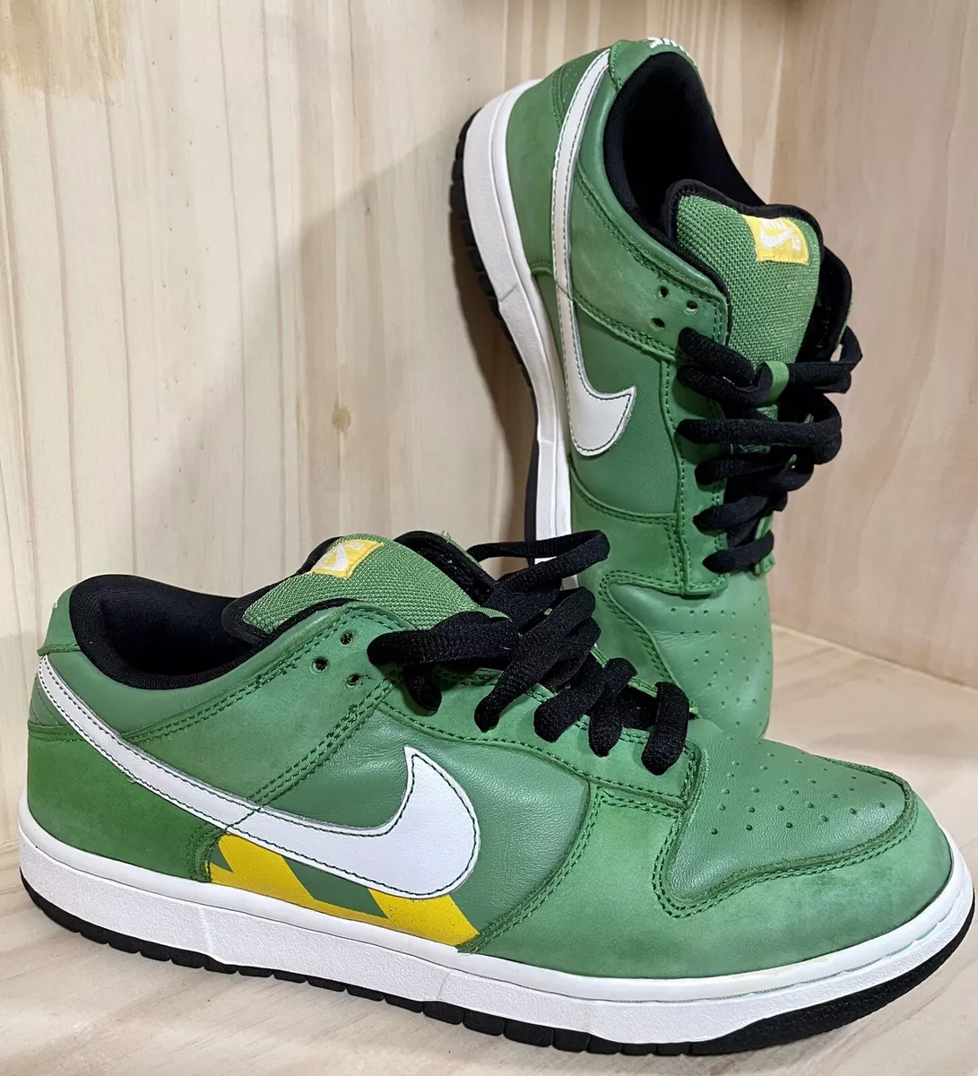 Size 9 - Nike SB Dunk Low Pro Taxi Series - Tokyo 2006 Size 9 - Nike SB Dunk Low Pro Taxi Series - Tokyo 2006