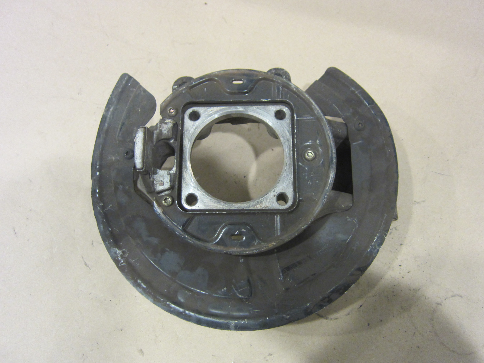 Maserati 4200 - LH Rear Stub Axel - Hub Holder - P/N 189335