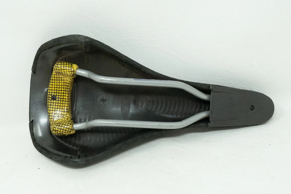 SILLÍN VETTA FORMA ANATÓMICA VINTAGE AÑOS 90 ASIENTO MTB BICICLETA DE MONTAÑA CUERO NEGRO Foto 3 de 4