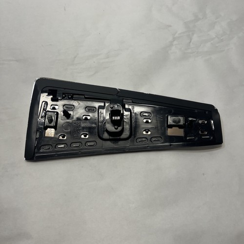 Genuine OEM GM SRX Left Driver Side Tail Repeater Lamp 2013-2016 22966564 - Picture 3 of 4
