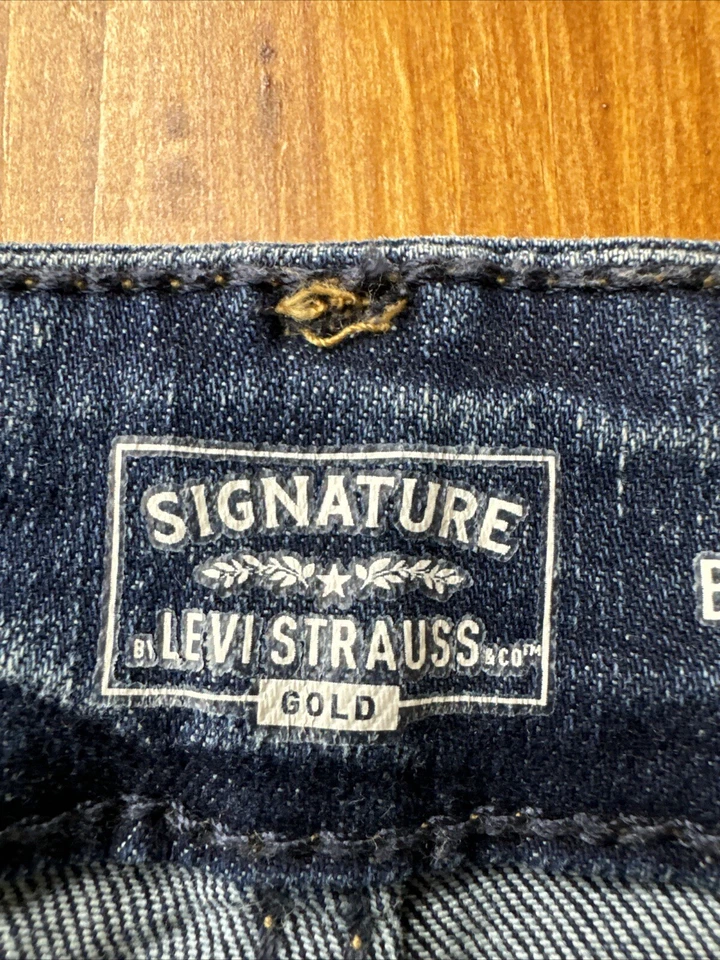 Signature Levi Strauss Woman’s  32x29 Gold Jeans Blue Maternity Skinny Denim - Image 3 of 4