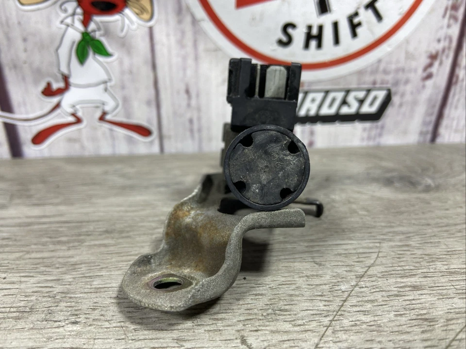 TOYOTA COROLLA /CAMRY VÁLVULA INTERRUPTOR DE VÁCUO GENUÍNA # 084600-7210 - Imagem 3 de 4