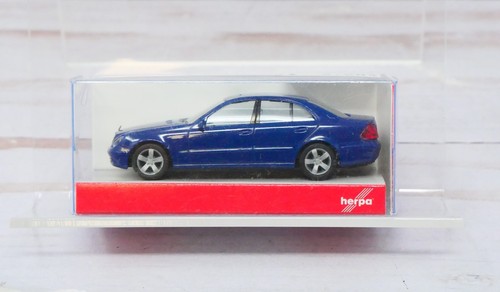 Herpa 023117, Mercedes Benz Clase E 211 Sedán 4 Puertas, Azul Zafiro, Escala HO | Zustand: New