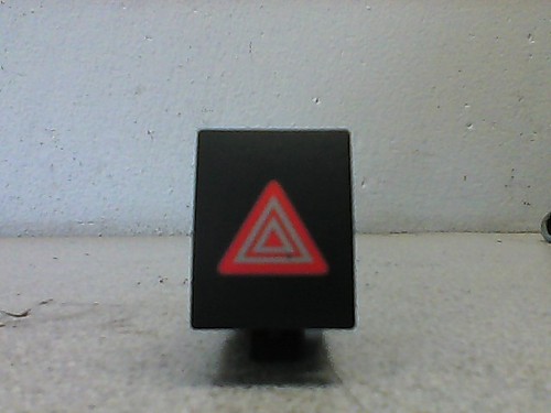 Schalter Warnblinkanlage 6Q0953235A VW Polo 1.2 9 N 2001-2005