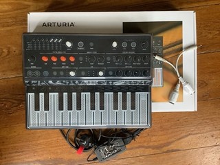 Arturia Microfreak Decksaver OVP und Netzteil / Synthesizer