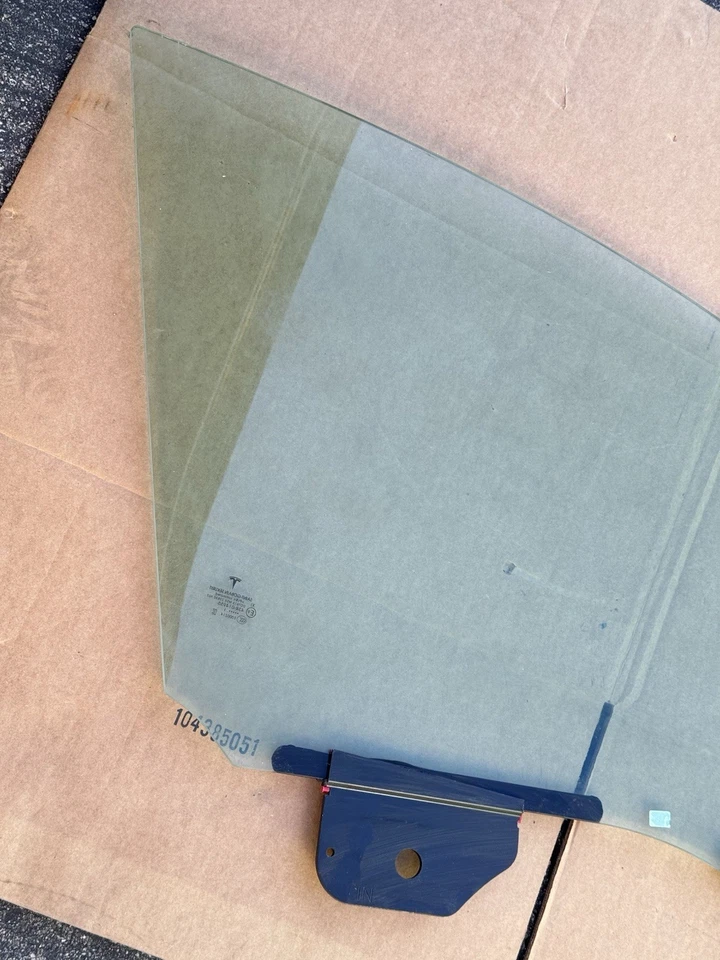 Vidrio de ventana de puerta delantera izquierda conductor Tesla modelo Y 2020-2025 fabricante de equipos originales Foto 2 de 4