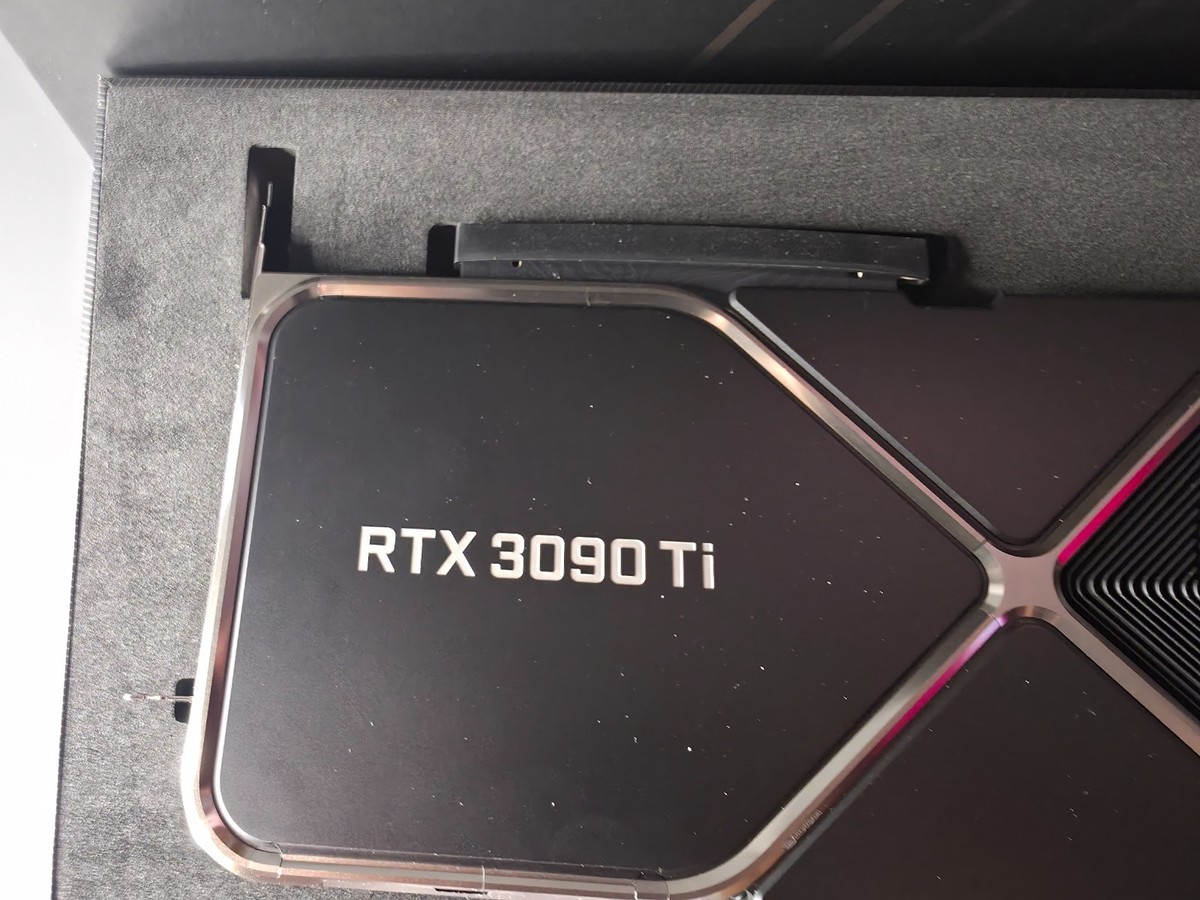 NVIDIA GeForce RTX 3090 Ti Founders Edition 24GB GDDR6X GPU - Mint