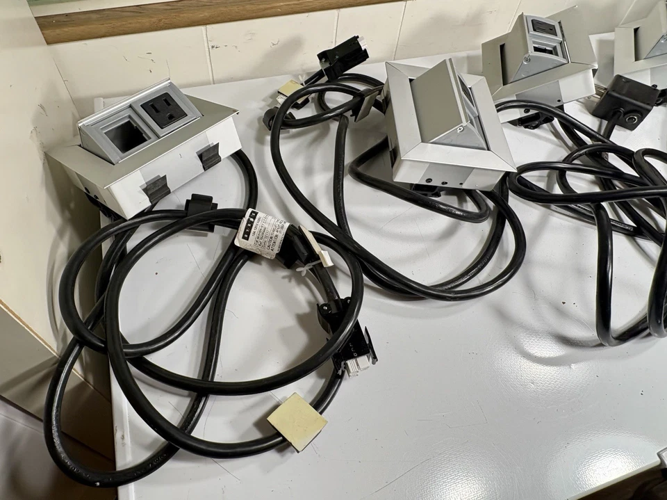 4 Heavy Duty BYRNE Furniture Power Distribution Units 15A 125V Ref# TS4TPWRD EUC - Image 2 of 4