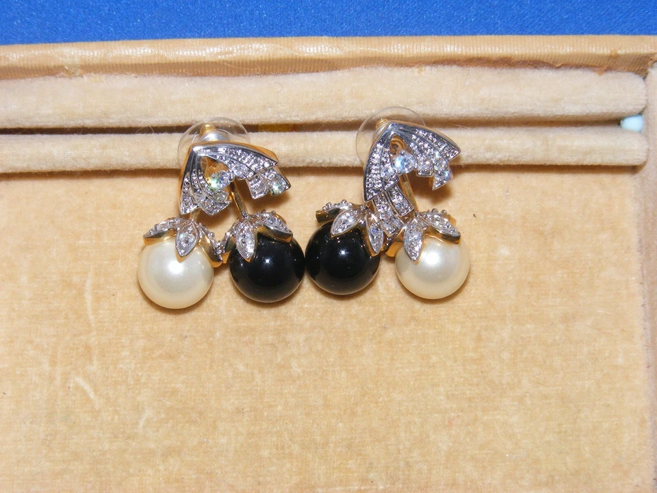 Pendientes JBK Camrose & Kross Colgantes Cristal Swarovski 3 Pares en Uno Negro Blanco Foto 4 de 4