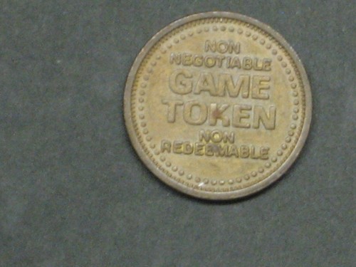 Vintage AMERICAN EAGLE & STARS Brass Arcade Token Coin NO CASH VALUE - Picture 2 of 2