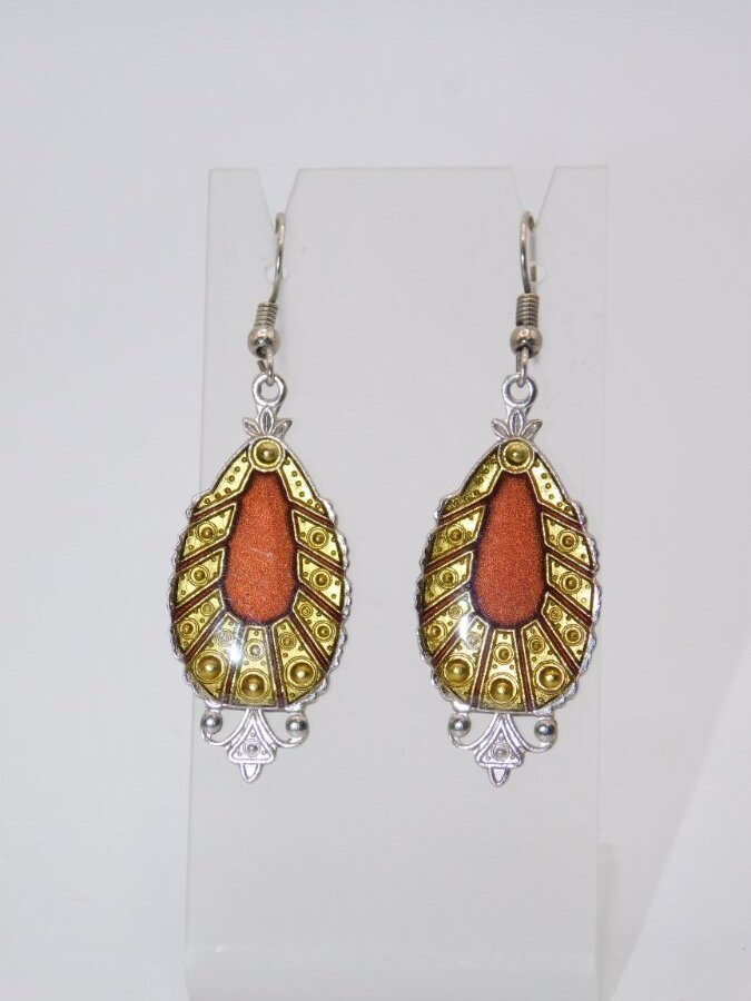 J244-VINTAGE PIERCED EARRINGS~ANTIQUE LOOK~AMBERS/SILVER TONE~2