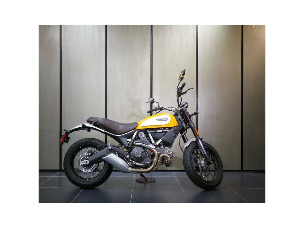 2016 Ducati Scrambler Icon  2016 Ducati Scrambler 803 cc (CLEAN, LOW MILES!)