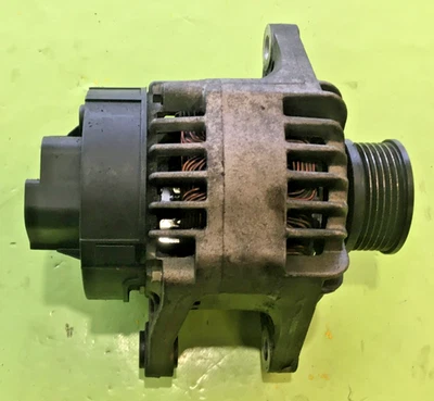 Alternateur / ALFA ROMEO GT / 1.9 JTD / DENSO 46782213 - Photo 1/4