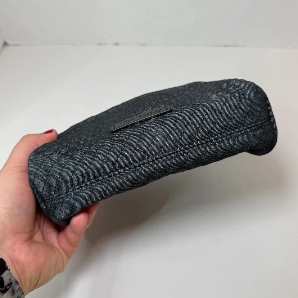 Bolso de Cosméticos Vera Bradley Icónico Mediano Denim Azul Marino Microfibra PVC Forrado Foto 3 de 4