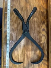 Iron ice block holder 548 13 inches