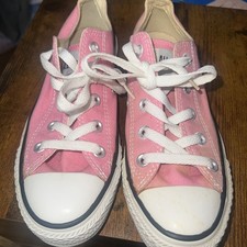 Unisex Converse Chuck Taylor All Star Low Top Casual Shoes, Sz. Men s 4, WO s 6