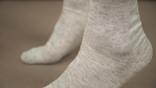 Paquete de 4 pares de calcetines de lino para mujer, calcetines suaves naturales sin teñir - Vídeo 1 de 1